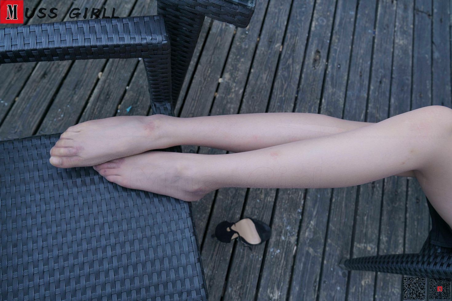 MussGirl慕丝女郎美女腿模高跟鞋丝袜美腿写真灰丝制服 (105)